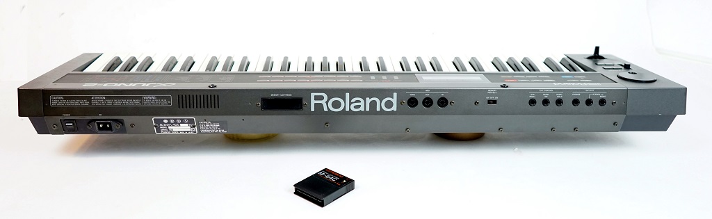Roland Alpha Juno-2 Rückseite