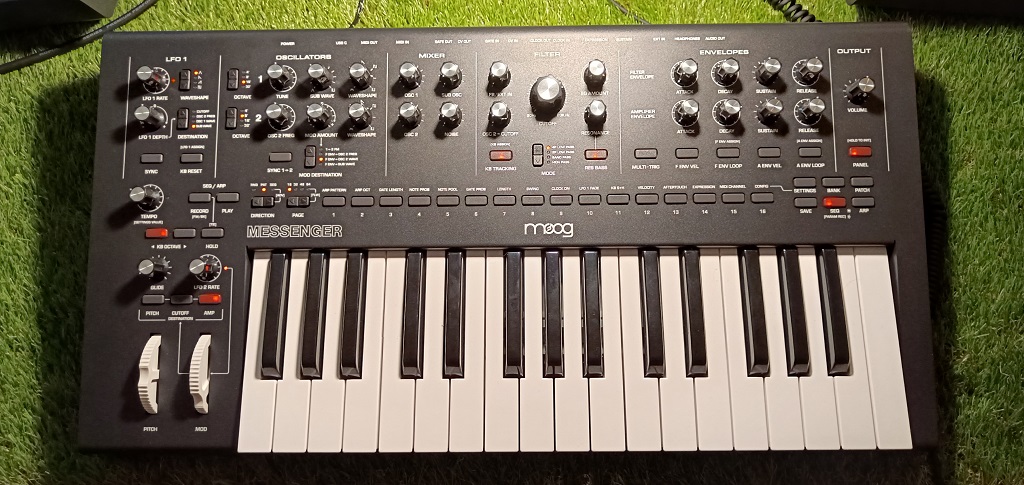 Moog Messenger