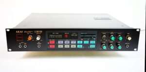 Akai S612