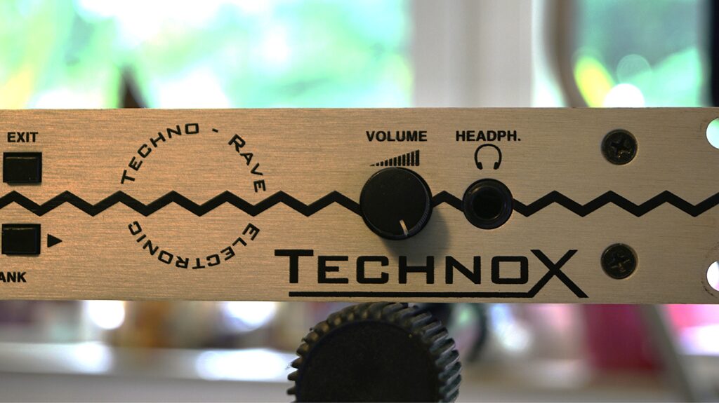 Quasimidi Technox Front 2