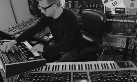 Caught in Joy Shelter in Sound Berliner Schule Moog Session