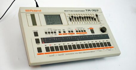 Roland TR-707 Top