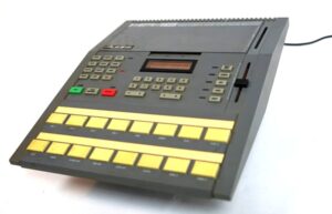 Alesis HR 16 Drum Machine
