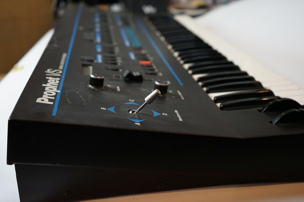 Sequential Prophet VS Synthesizer mit Vector-Steuerung
