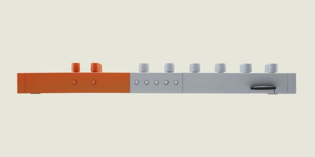 Die Rückseite bietet alle wichtigen Anschlüsse – von Audio über MIDI bis hin zu USB-C und SD-Kartenslot.