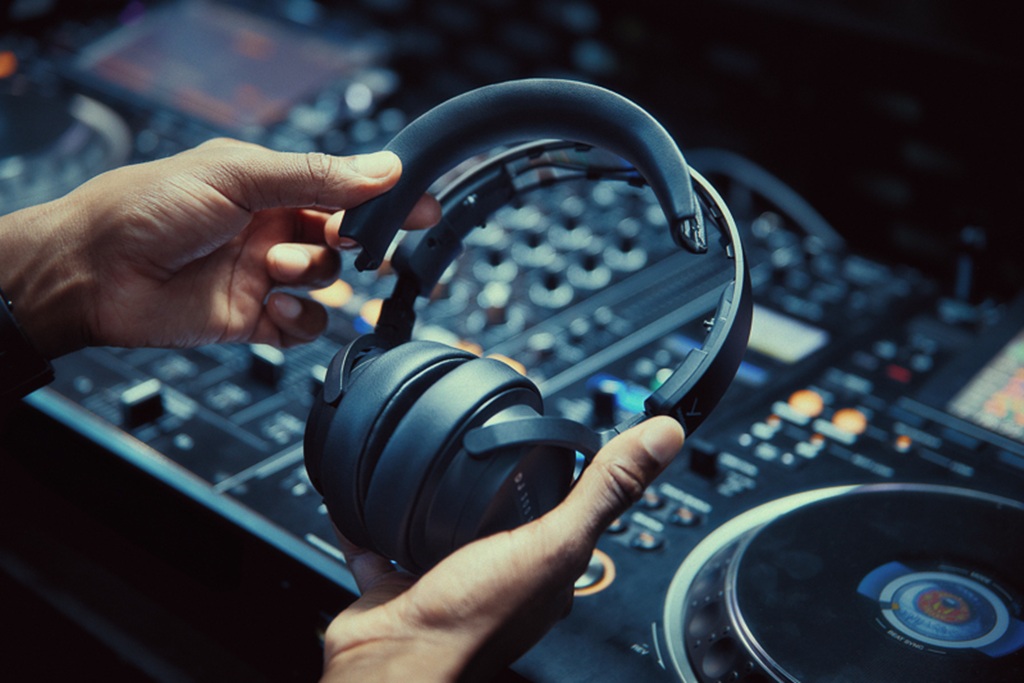 DJ-Kopfhörer mit on-ear und over-ear