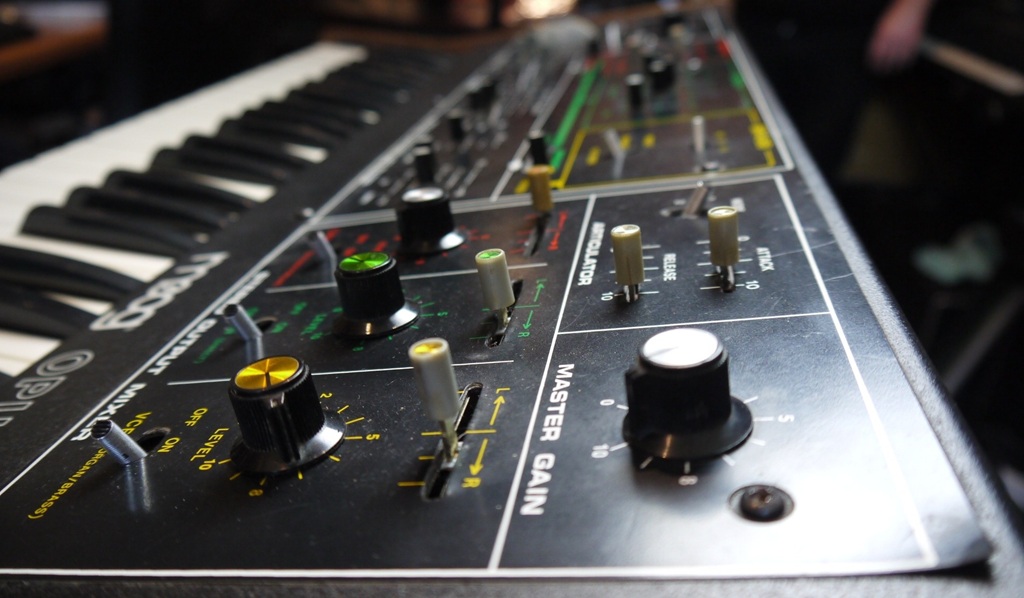 Moog Opus 3 Seitenansicht