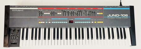 Roland Juno-106 analoger Synthesizer