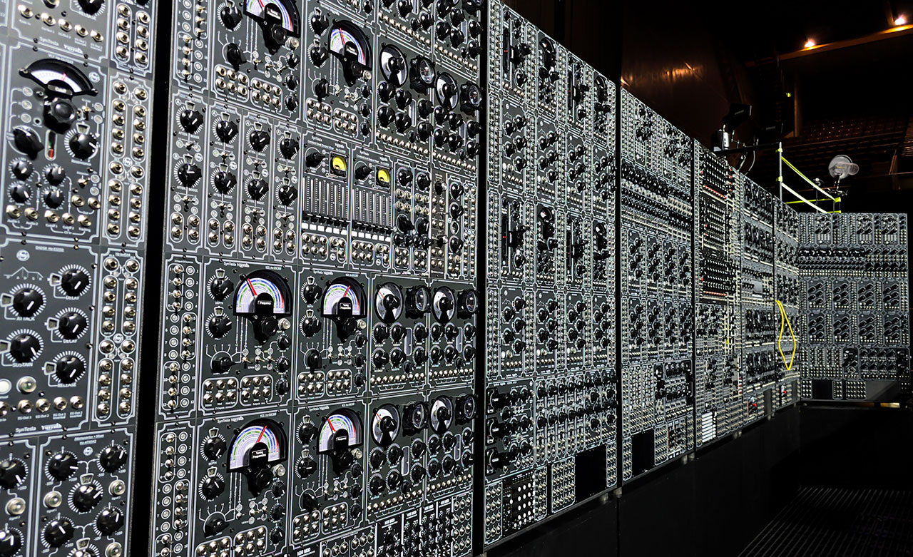SynTesla Giorgio III stage