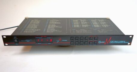 Analoger Synthesizer im Rack Cheetah MS-6