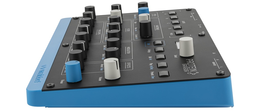 Das angeschrägte Bedienfeld im Waldorf Protein erleichtert die Bedienung