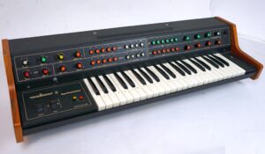 Vermona Synthesizer analoger Monosynth aus der DDR