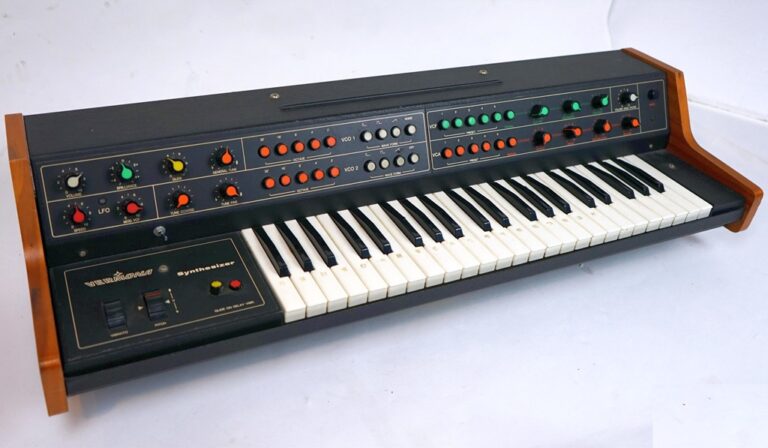 Vermona Synthesizer analoger Monosynth aus der DDR