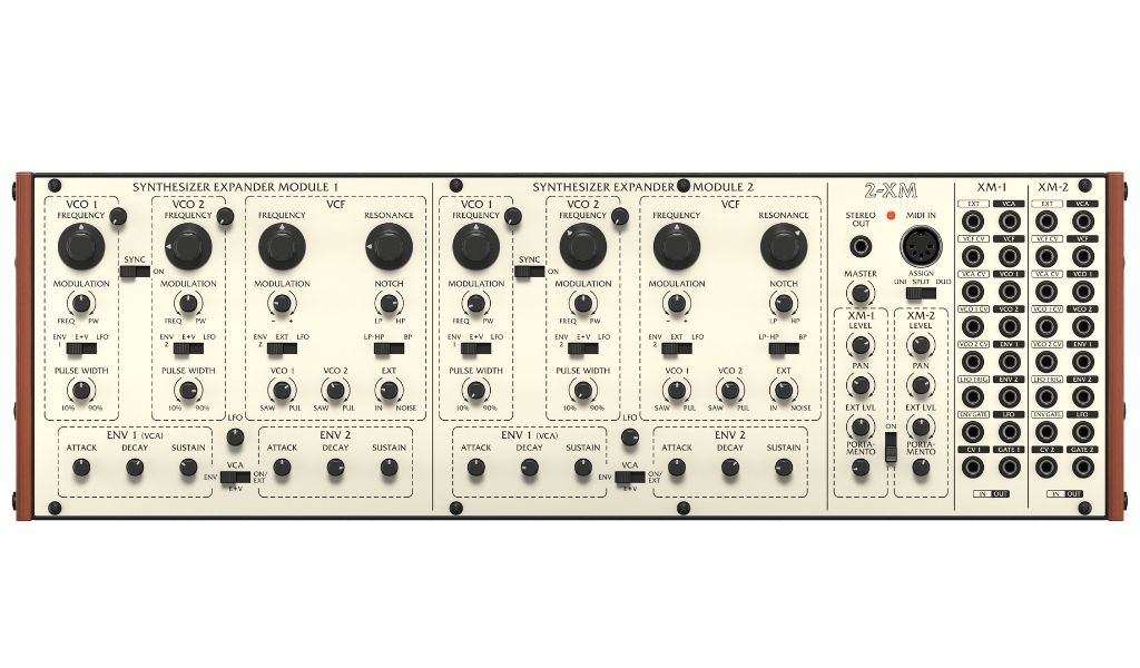 In der Draufsicht wird das klar strukturierte Layout des 2-XM sichtbar: Alle klangrelevanten Parameter sind direkt zugänglich, ganz ohne Menüführung – klassisches Analog-Workflow-Design.