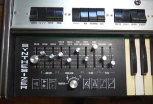 Vintage Analogsynthesizer Hillwood Firstman