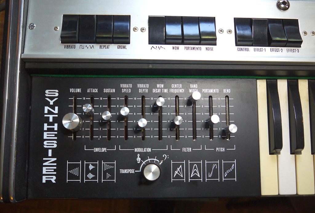 Vintage Analogsynthesizer Hillwood Firstman