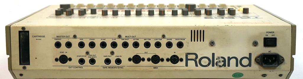 Roland TR-909 Rückseite