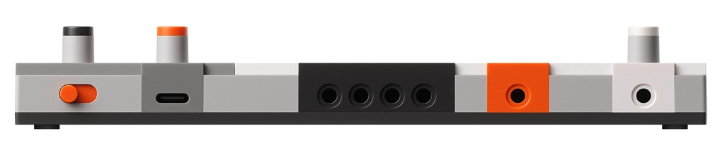 Sampler Teenage Engineering EP-133 K.O. II 128MB Rückseite mit Audioanschlüsse