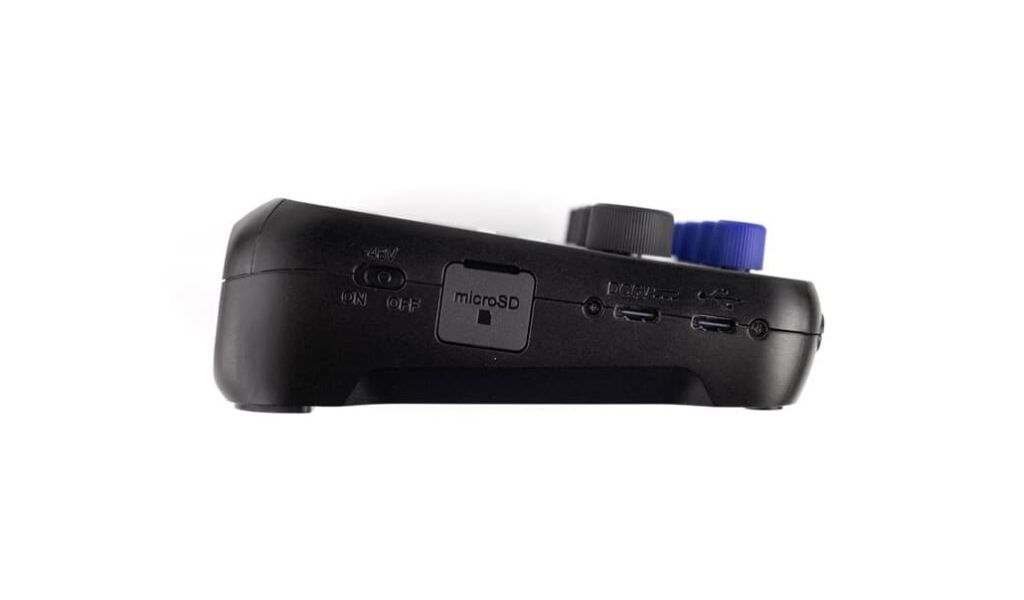 microSD-Kartenslot für Standalone-Aufnahmen sowie USB-C für Bus-Power und Audio-Interface-Betrieb im Studio-Workflow.