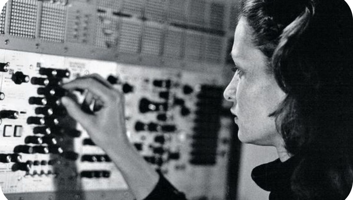 Éliane Radigue – Drones mit ARP 2500 und Tape-Loops