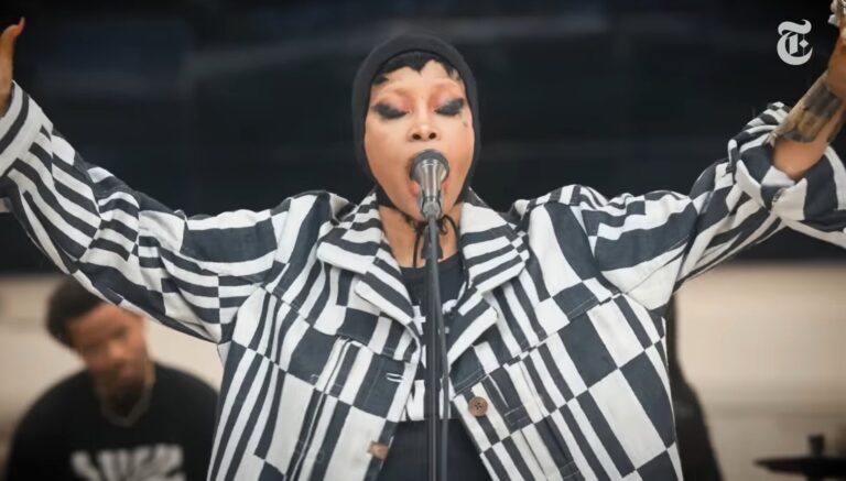 Erykah Badu kann auch kleine Konzerte