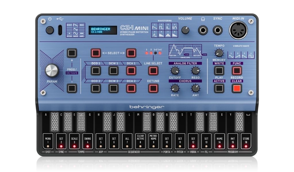 Die Oberfläche des CZ-1 Mini bietet direkten Zugriff auf DCO-, DCW- und Hüllkurven-Parameter sowie Sequencer, Chorus und Analogfilter.