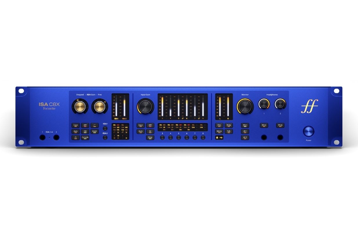 Die Frontplatte ermöglicht den direkten Zugriff auf Gain, Air, Console Mode, Auto Gain und Monitoring. Farbdisplays und LED-Meter sorgen dabei jederzeit für eine gute Übersicht über alle wichtigen Parameter.