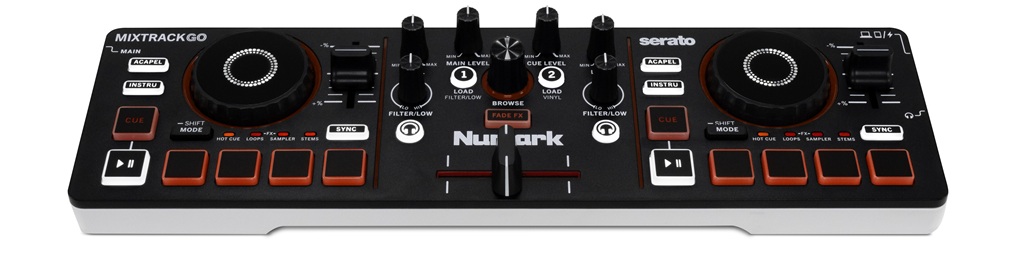 Numark MixTrack Go DJ-Controller mit zwei Jogwheels, Performance Pads, Crossfader und Reglern für mobile DJ-Sets.
