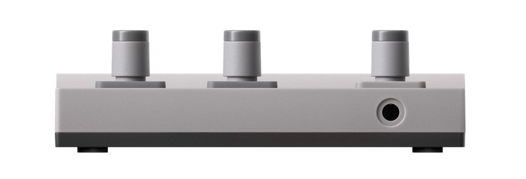 Auf der Unterseite befindet sich der Kopfhörer- beziehungsweise Cue-Ausgang. Die reduzierte Anschlussanordnung unterstreicht das minimalistische Design des Sidekick.