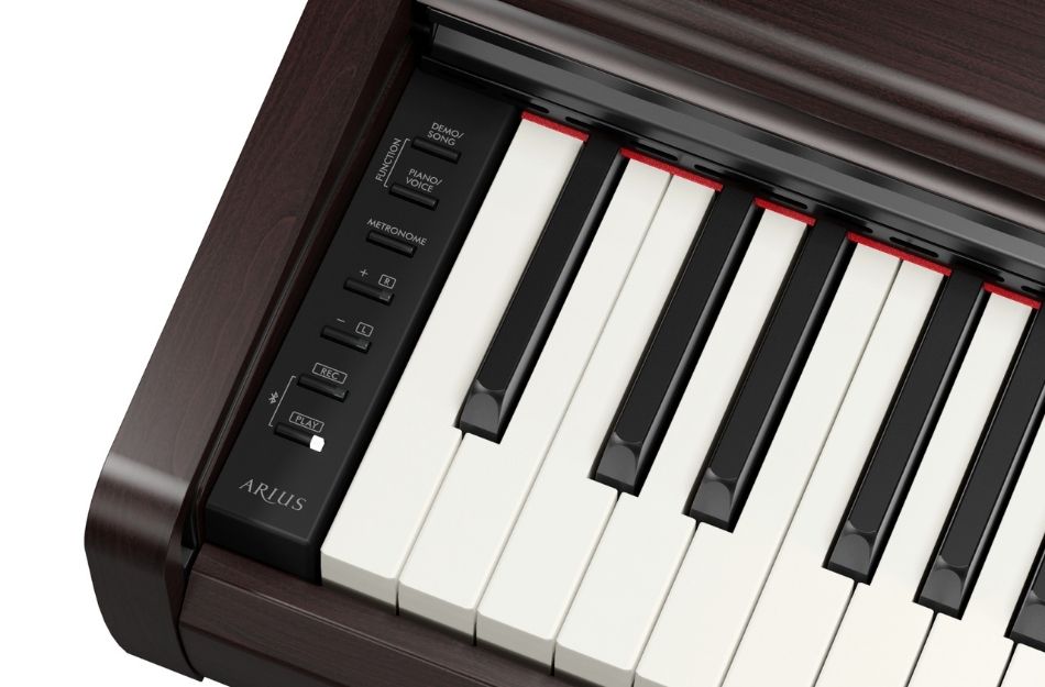 Die GrandTouch-E-Tastatur des YDP-166 mit synthetischen Ebenholz- und Elfenbeinoberflächen vermittelt ein besonders hochwertiges Spielgefühl.