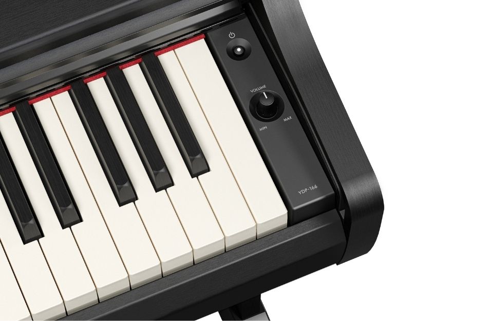 Die GrandTouch-E-Tastatur des YDP-166 mit synthetischen Ebenholz- und Elfenbeinoberflächen vermittelt ein besonders hochwertiges Spielgefühl.