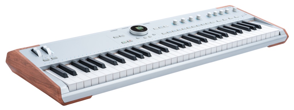 Das Arturia AstroLab 61 Silver bringt die Klangwelt von Analog Lab und Arturias virtuellen Instrumenten ohne Laptop auf die Bühne.