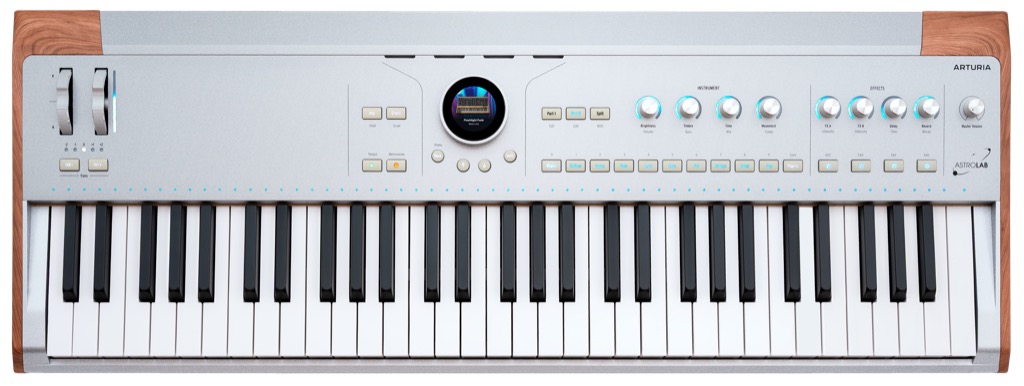 Preset-Taster, Makroregler, Effektsektion und das zentrale Display ermöglichen einen direkten Zugriff auf die wichtigsten Performance-Funktionen.