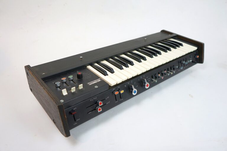 Korg Mini-Korg 700 – Korgs erster Synthesizer
