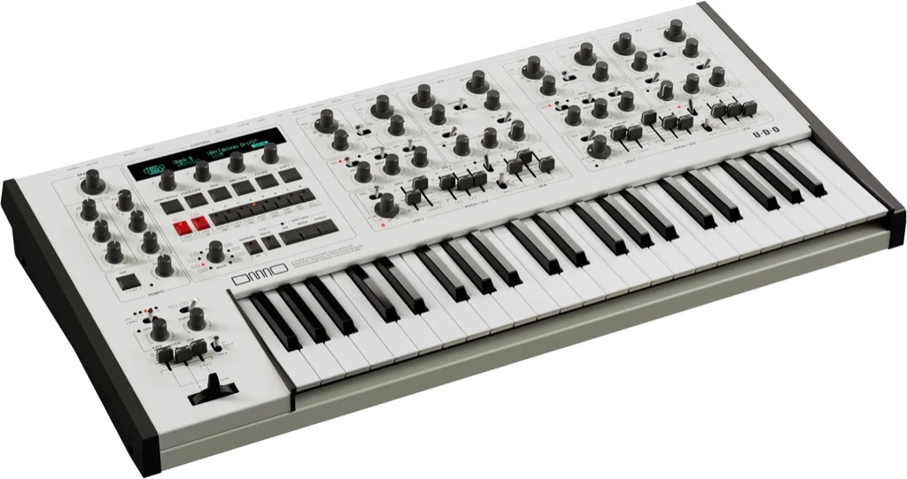 Der UDO DMNO kombiniert zwei unabhängige vierstimmige Synth-Engines zu einem achtstimmigen Hybrid-Synthesizer.