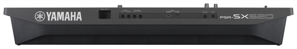 Mikrofoneingang, Stereo-Line-Out, MIDI und USB machen das PSR-SX620 vielseitig für Bühne, Studio und Zuhause einsetzbar.